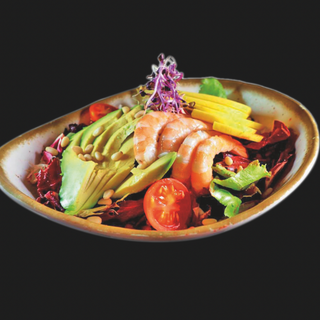 Ensalada de langostinos, aguacate y mango