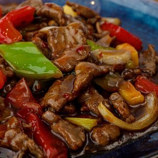 Ternera Con Salsa Picante