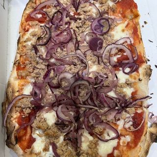 Pinsa Atún y cebolla