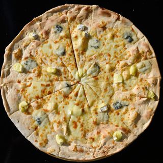 Pizza Quattro Formaggi