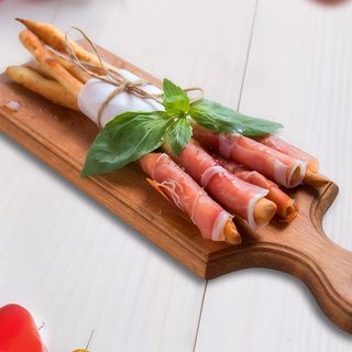 Грісіні з прошуто (85 порц.)