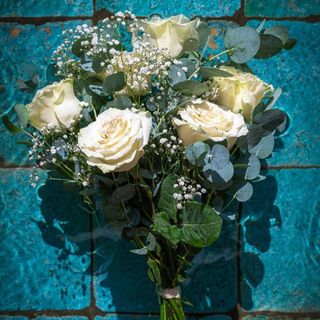 Ramo de 6 Rosas Blancas