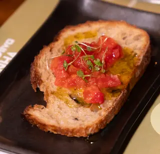 Pão com Tomate