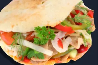 Doner Kebab Vegetal De Patatas Y Bebida