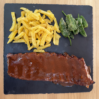Costillar entero a la barbacoa