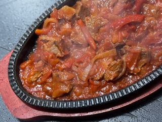 Гаряча сковорідка з телятиною (300г)