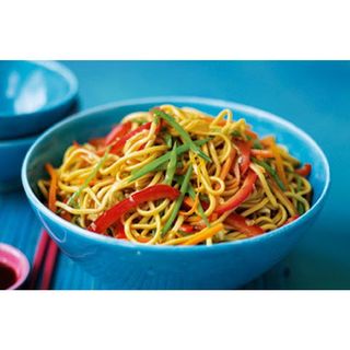 Vegetable chow main rice noodles