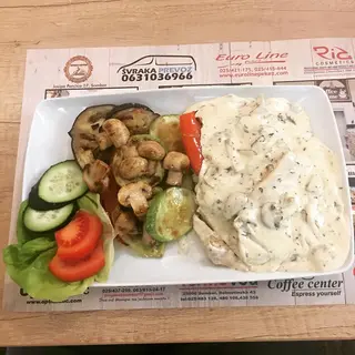 Piletina u sosu od šampinjona