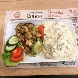 Piletina u sosu od šampinjona