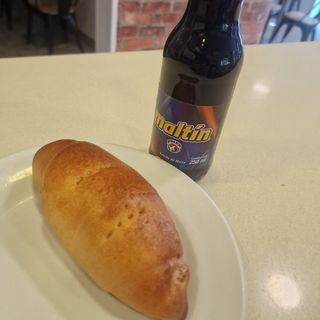 Combo Cachitos De Jamòn (2 Uds.) y Malta 