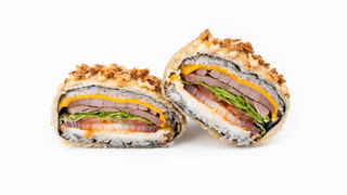 Sushi-burger z grillowanym tuńczykiem