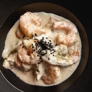 Creveti decorticati sote in sos meuniere