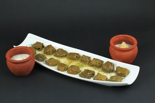 Долма с виноградными листьями (250 гр.)