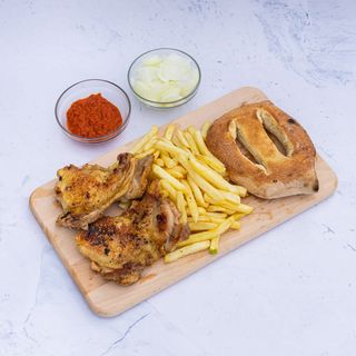 Okošteni pileći batak zabatak i pomfrit