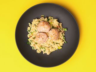 Мітболи на пару з кускусом (300g)