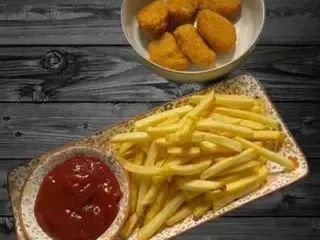 Nuggetsy + frytki