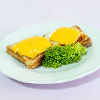 Paine toast cu ou si cedar