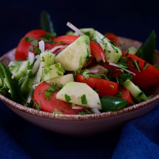 კიტრი პომიდვრის სალათი