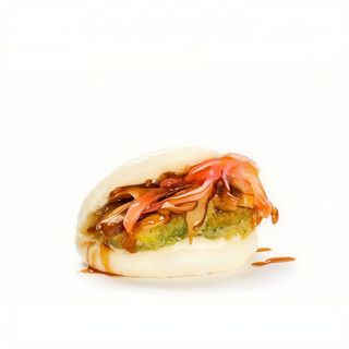 Bao de shiitake, calabacín panko, crema de soja y tonkatsu