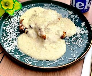Piept de pui în sos gorgonzola