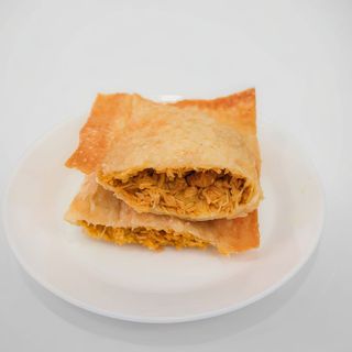 PASTEL FRANGO E QUEIJO