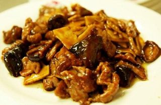 42. Cerdo Con Bambú Y Setas Chinas