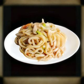 32. Udon Frito Con Pollo