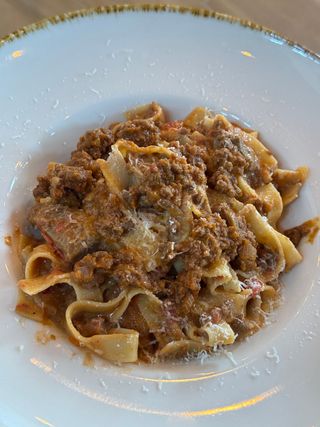 Tagliatelle cu ragu de vită și ciuperci