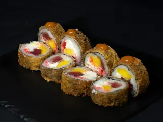 Roll w tempurze Tuńczyk z mango (8szt) (350g)