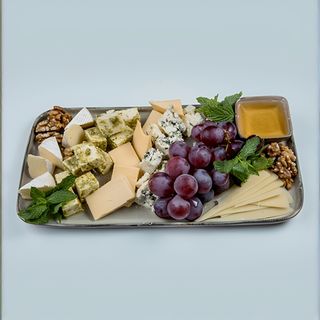 Ассорти сырная нарезка (150г)