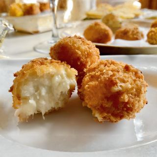 Plato De Croquetas De Cocido (6und)