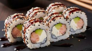 Uramaki salmone cooked