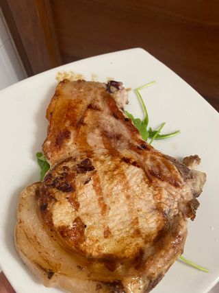 Bistecca di maialino grigio ardesia