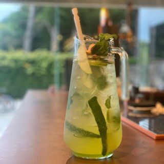 Sangria de Espumante: Maçã Verde e Pepino