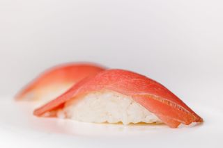 Tuna nigiri