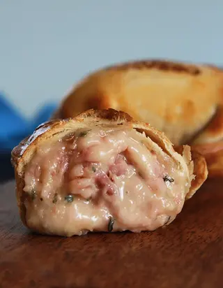 Empanada Jamón y Queso 
