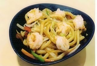 Langostino con udon