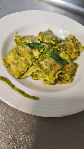Pasta Fresca Rellena Al Pesto Di Basilico