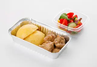 Mămăligă cu tocăniță de porc