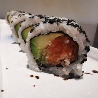 Spicy Salmón Crunch Roll (8 Pzs.)