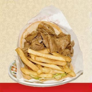 Bocadillo De Kebab Con Patatas