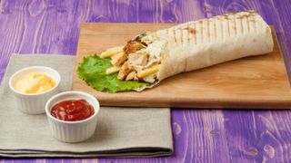 Kebab Rollo Amerykański z frytkami w środku