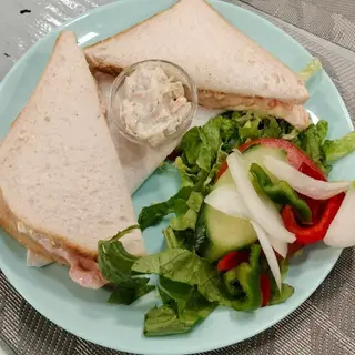 SANDWICHES CON GAMBAS/ PRAWNS