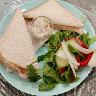 SANDWICHES CON GAMBAS/ PRAWNS