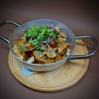 Baked turkey in gorgonzola sauce  400g