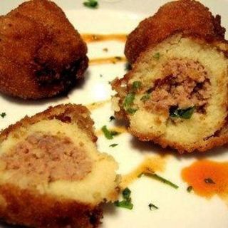 Ración De Papas Rellenas De Carne (4 Uds.)