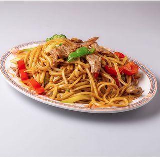 Tallarines Fritos Con Ternera Y Verdura