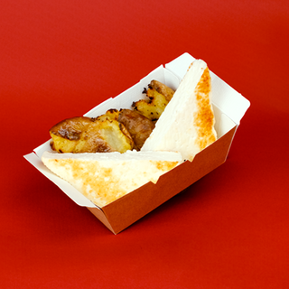 Queso alla piastra con papas smash