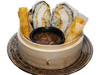 Kids Sushi Burger + 4 szt. spring Rolls moferta dla dzieci