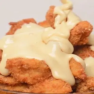 Queijo Chicken Popcorn com Batatas pequenas